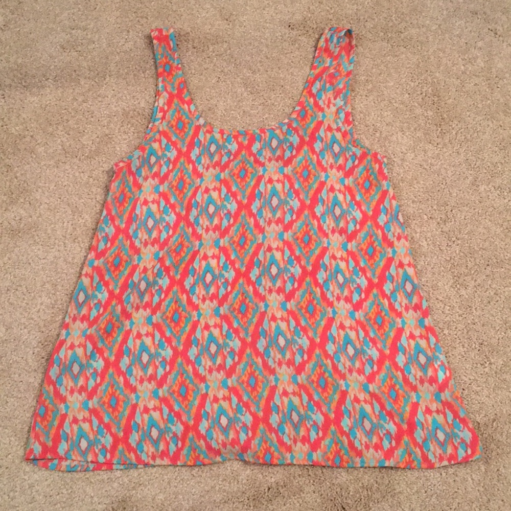 Multi colored summer tank with bow in the back